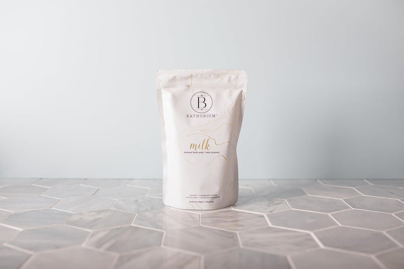 Milk Mineral Bath Soak, Made with Coconut, Dead Sea Salt & Vanilla Bean CO2, Ideal for Hydration, Good for Sensitive Skin, Approximately 5 Baths, 23 oz
