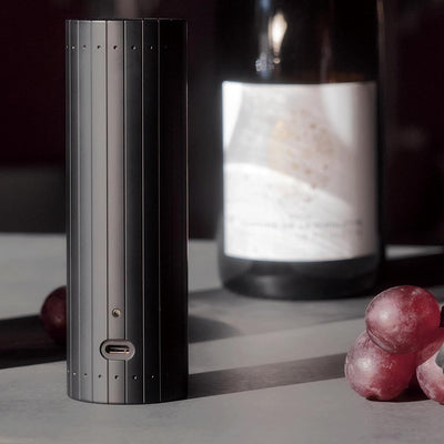 L'atelier Du Vin Gard'Vin Electric Wine Bottle Vacuum Pump - Luxury Wine Sommelier Accessory Removes Air & Helps Preserve Fine Wines, Includes 3 Valve Sealers Wine Tasting Gifts Made In France (Black)