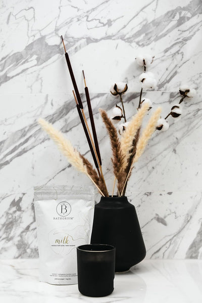 Milk Mineral Bath Soak, Made with Coconut, Dead Sea Salt & Vanilla Bean CO2, Ideal for Hydration, Good for Sensitive Skin, Approximately 5 Baths, 23 oz