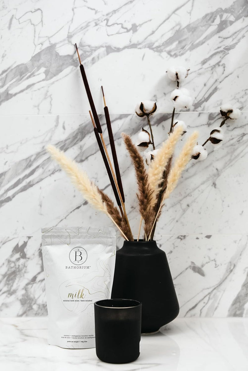 Milk Mineral Bath Soak, Made with Coconut, Dead Sea Salt & Vanilla Bean CO2, Ideal for Hydration, Good for Sensitive Skin, Approximately 5 Baths, 23 oz