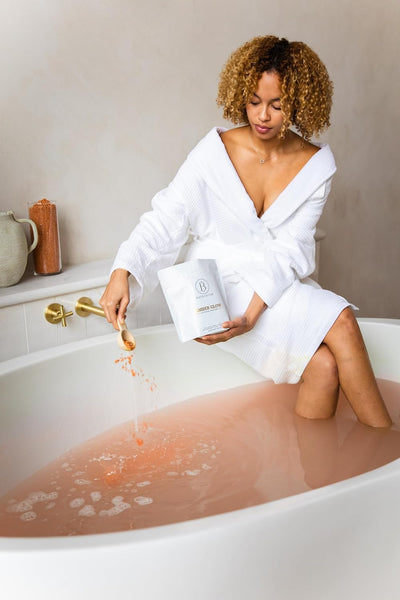 Amber Glow Mud Mineral Soak – Bath Soak with French Gray Sea Salt, Michilia Alba & Kaolin Clay, Soothes & Revitalizes Skin, Approximately 3 Baths, 32 oz