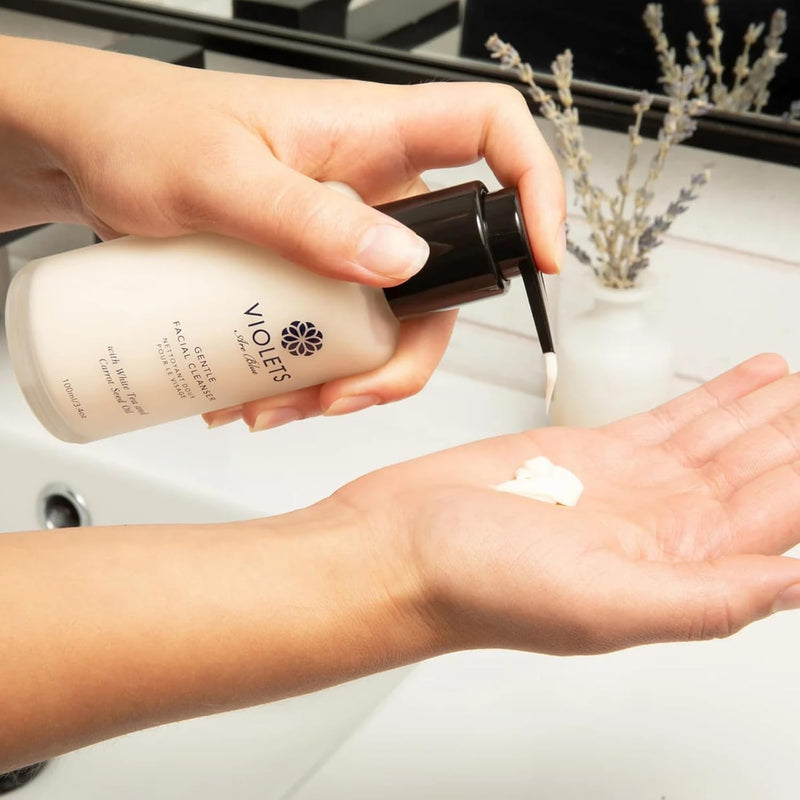 Violets Are Blue Gentle Cream Cleanser with White Tea, Carrot Seed & Evening Primrose – Non-Foaming Face Wash for All Skin Types – Creamy Daily Makeup Remover with Argan & Lavender Oils 100ml